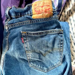 Mens size 34 Levi jeans